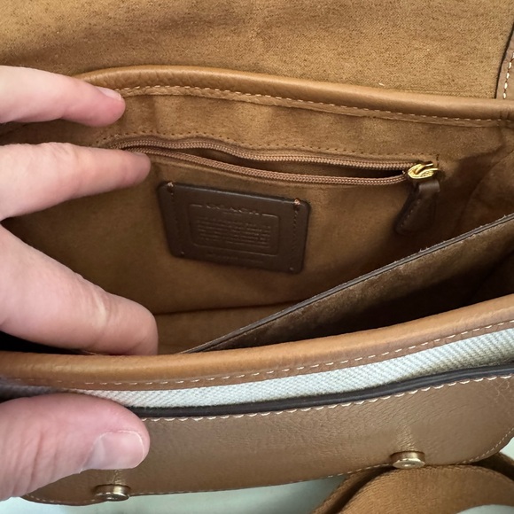 Coach cross body bag. - Picture 9 of 12